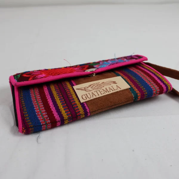 Bolsa hecha con fábrica típica de Guatemala. Multicolor Rosado