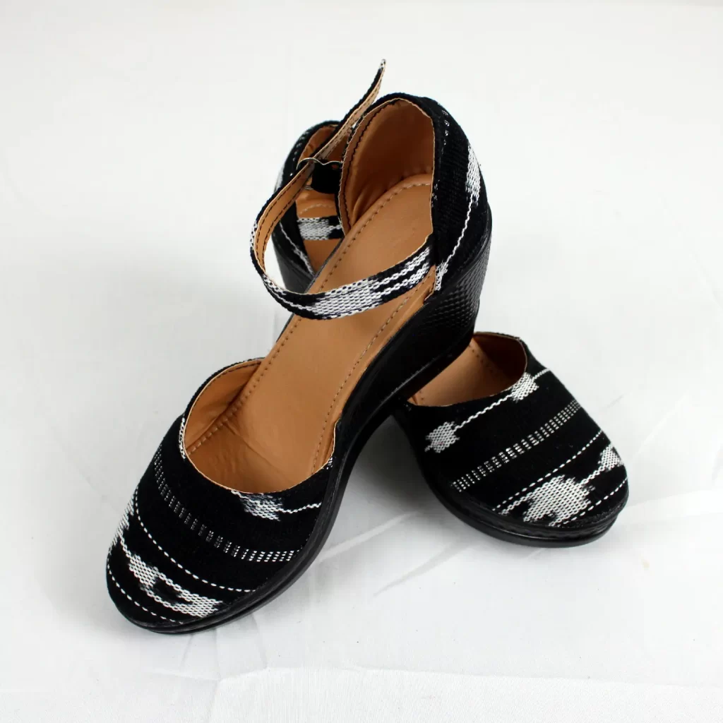 Zapatos tipicos de Guatemala para mujer – Multiluto negro – producto estilo 174